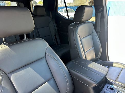 Used 2023 Chevrolet Traverse LT w/ LT Premium Package FWD image 31