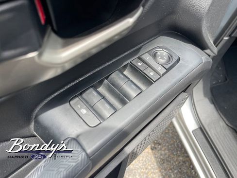 Used 2025 Toyota Tacoma TRD Sport AWD/4WD image 8