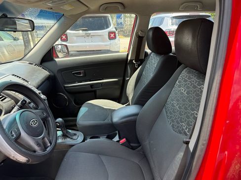 Used 2011 Kia Soul + FWD image 28