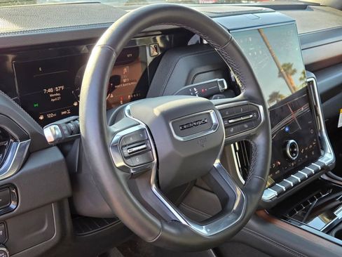 Used 2025 GMC Yukon Denali AWD/4WD image 27