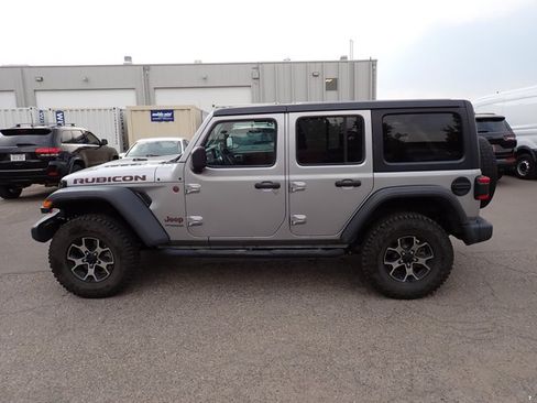 Used 2018 Jeep Wrangler Unlimited Rubicon AWD/4WD image 2