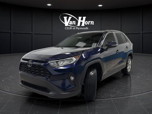 Used 2021 Toyota RAV4 XLE Premium AWD/4WD image 3