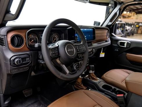 Used 2025 Jeep Gladiator Rubicon w/ Safety Group image 18