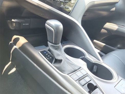 Used 2021 Toyota Camry XLE image 20