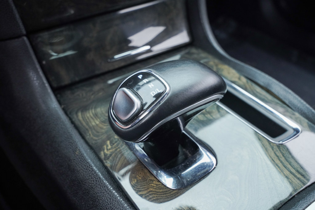 Used 2014 Chrysler 300 C AWD/4WD image 19