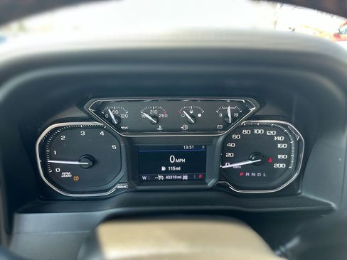 Used 2022 GMC Sierra 2500 AT4 w/ Gooseneck/5TH Wheel Package image 11