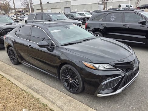 Used 2021 Toyota Camry XSE image 2