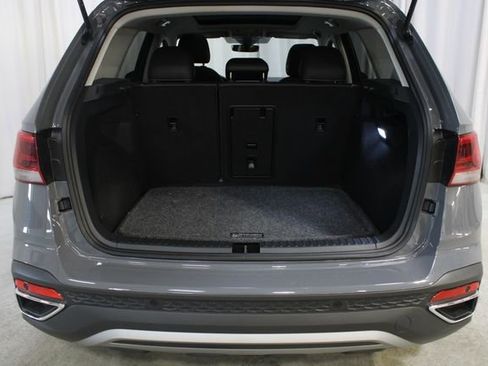 Used 2024 Volkswagen Taos SEL AWD/4WD image 31