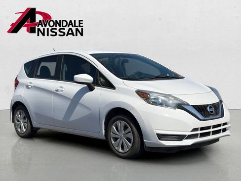 Certified 2019 Nissan Versa Note S FWD image 4
