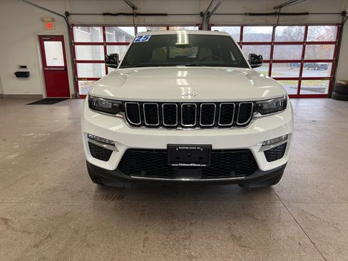 New 2025 Jeep Grand Cherokee Limited image 2