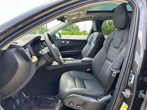 Certified 2023 Volvo XC60 B5 Plus w/ Climate Package AWD/4WD image 18