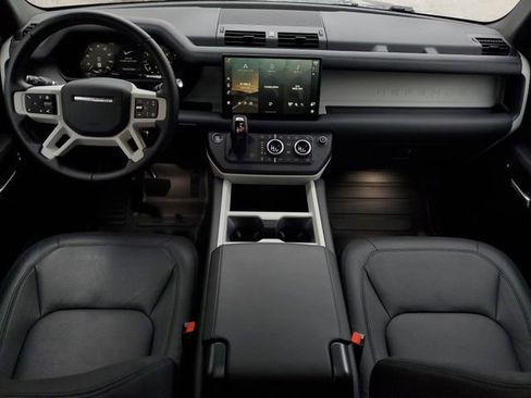 Certified 2025 Land Rover Defender 110 X-Dynamic SE image 17