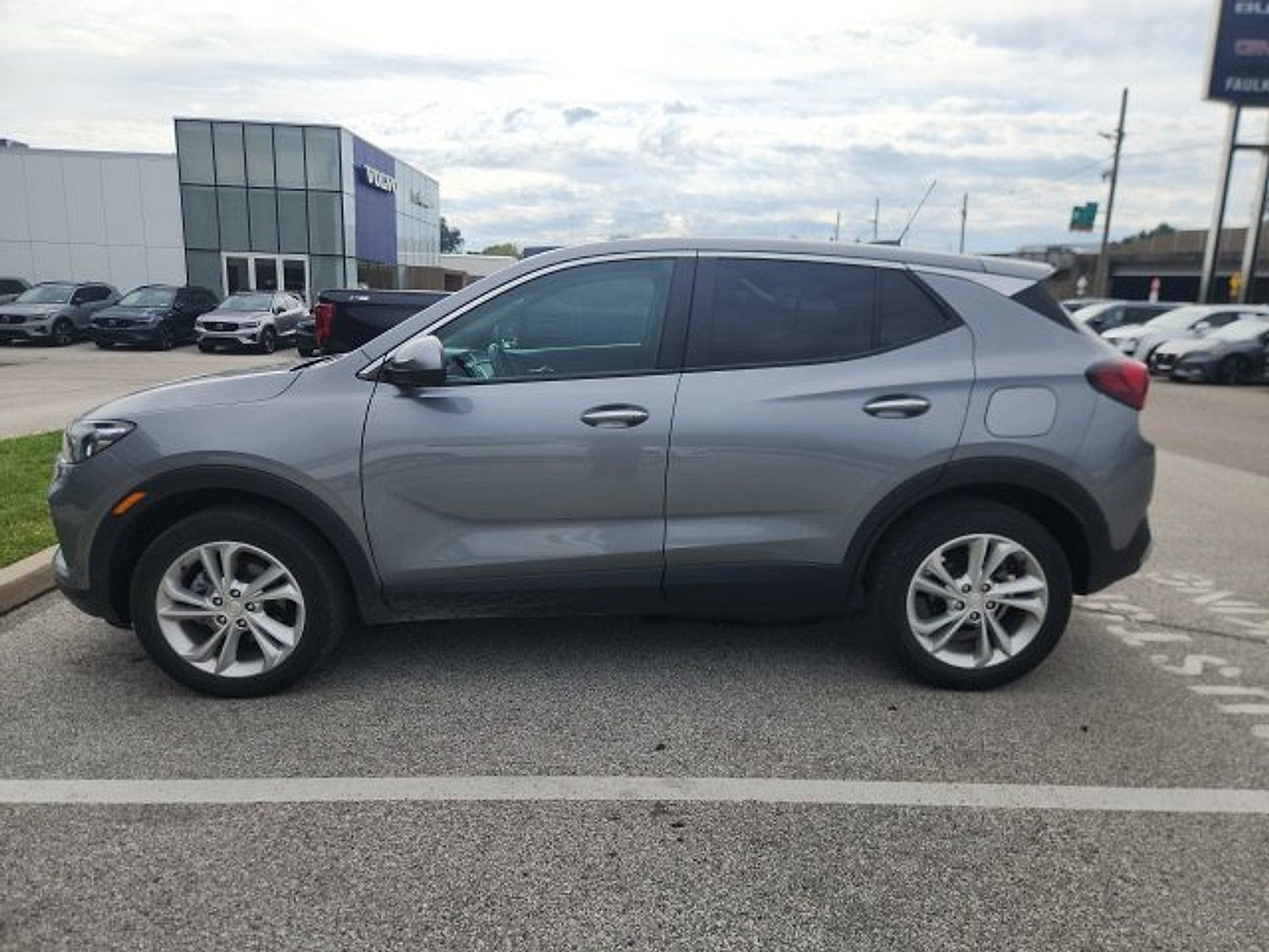 Used 2023 Buick Encore GX Preferred w/ Cold Weather Comfort Package AWD/4WD image 3