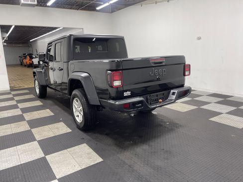 Used 2020 Jeep Gladiator Sport w/ Quick Order Package 24S image 2