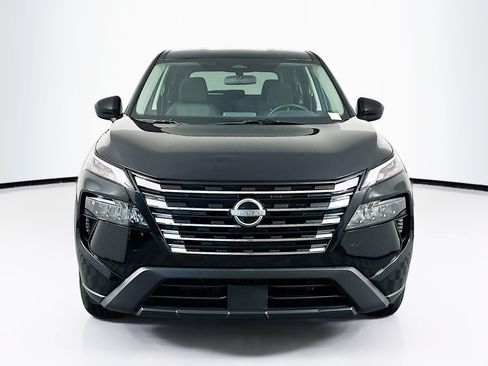 Used 2025 Nissan Rogue SV AWD/4WD image 2