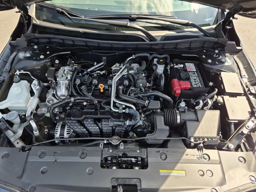 Used 2025 Nissan Altima 2.5 SR FWD image 34