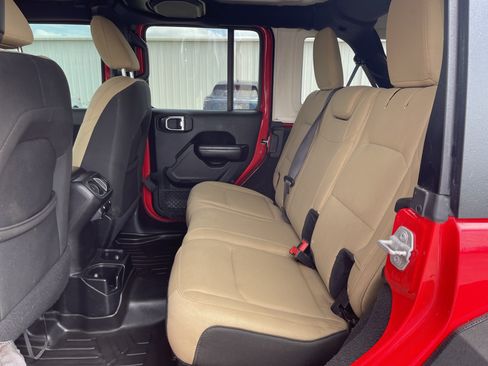 Used 2018 Jeep Wrangler Unlimited Sport S AWD/4WD image 37