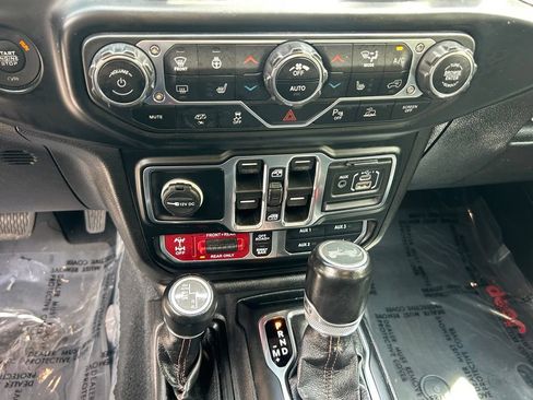 Used 2022 Jeep Wrangler Unlimited Rubicon w/ Trailer Tow Package AWD/4WD image 58