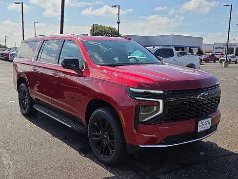 New 2026 Chevrolet Suburban Premier AWD/4WD image 5