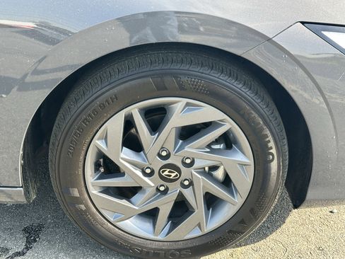 Used 2024 Hyundai Elantra SEL FWD image 13