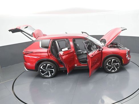 Used 2024 Mitsubishi Outlander SE Black Edition FWD image 64