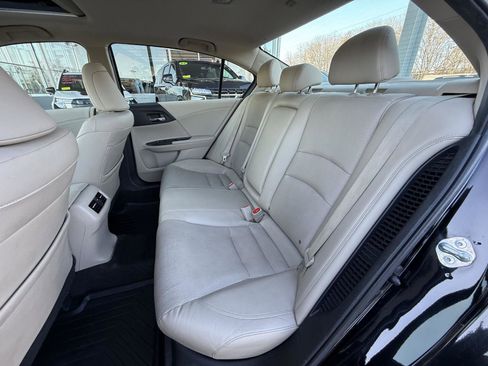 Used 2017 Honda Accord Touring image 33