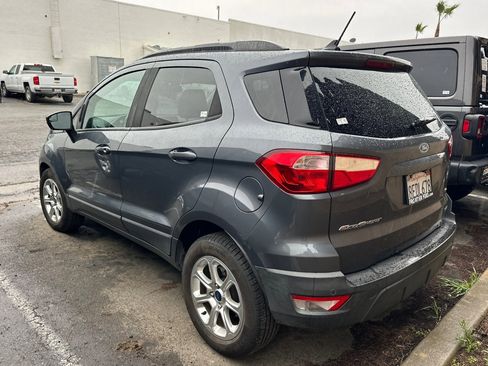 Used 2018 Ford EcoSport SE image 3