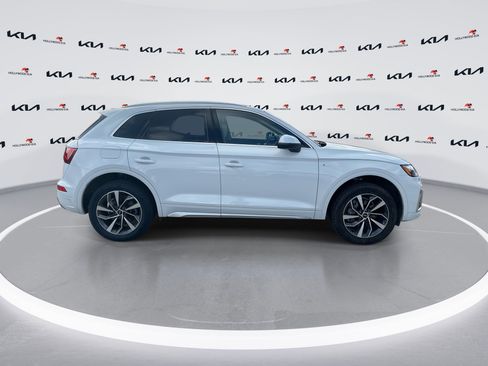 Used 2023 Audi Q5 2.0T Premium w/ Convenience Package AWD/4WD image 9