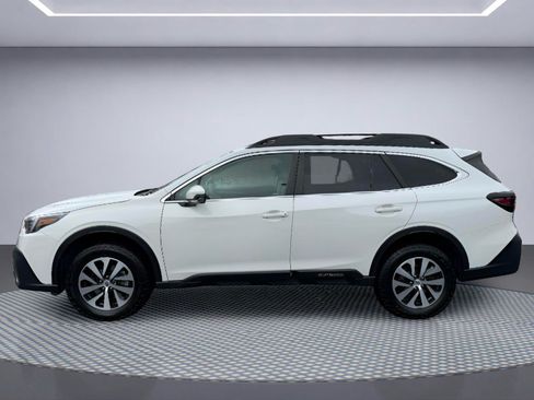 Used 2022 Subaru Outback Premium AWD/4WD image 3