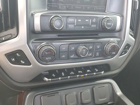 Used 2018 GMC Sierra 1500 SLT AWD/4WD image 30