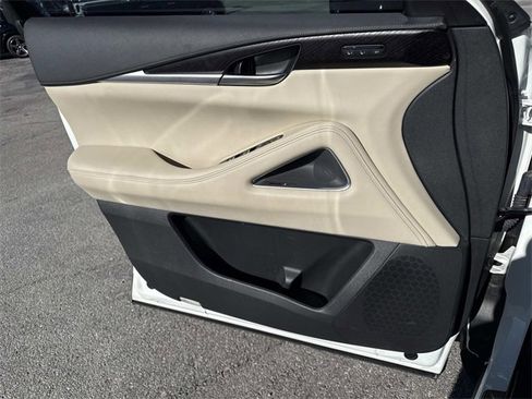 Used 2024 INFINITI QX60 Sensory image 9