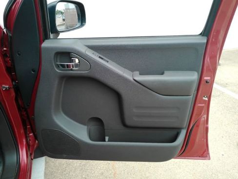 Used 2017 Nissan Frontier SV RWD image 19