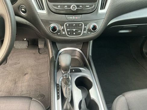 Used 2023 Chevrolet Malibu LT FWD image 13