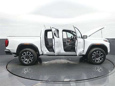 New 2026 GMC Canyon AT4 w/ AT4 Premium Package image 57