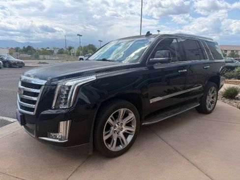Used 2016 Cadillac Escalade Luxury AWD/4WD image 10