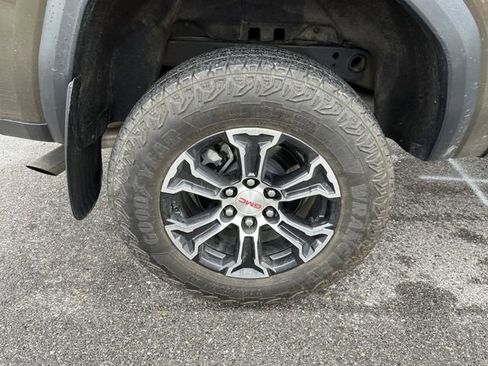 Used 2025 GMC Canyon AT4 AWD/4WD image 18