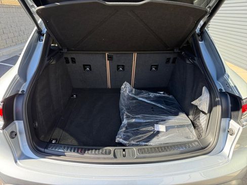 Certified 2025 Porsche Macan Turbo image 17