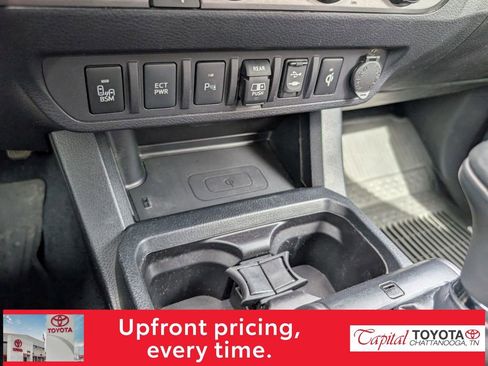 Used 2019 Toyota Tacoma TRD Sport w/ Technology Package AWD/4WD image 21