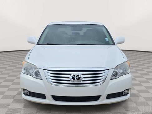 Used 2010 Toyota Avalon Limited FWD image 2