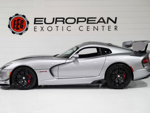 Used 2016 Dodge Viper ACR RWD image 7