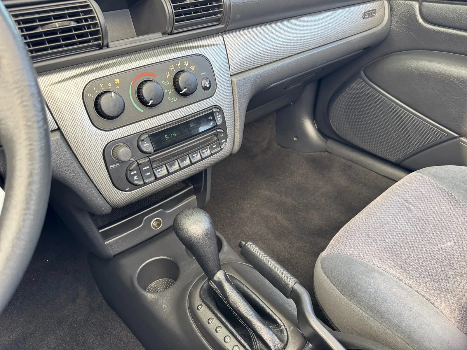 Used 2006 Chrysler Sebring GTC FWD image 30