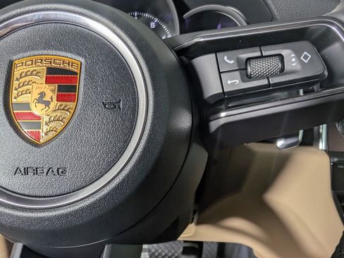 New 2026 Porsche Macan image 38