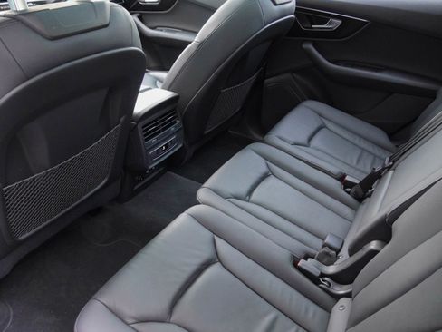 Used 2022 Audi Q7 3.0T Premium AWD/4WD image 34