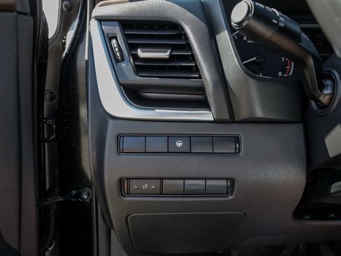 Used 2023 Nissan Rogue SV FWD image 31