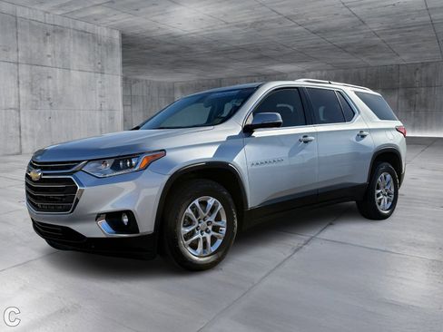 Certified 2021 Chevrolet Traverse LT image 2