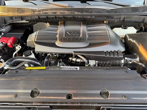 Used 2024 Nissan Titan SV w/ SV Convenience Package image 42