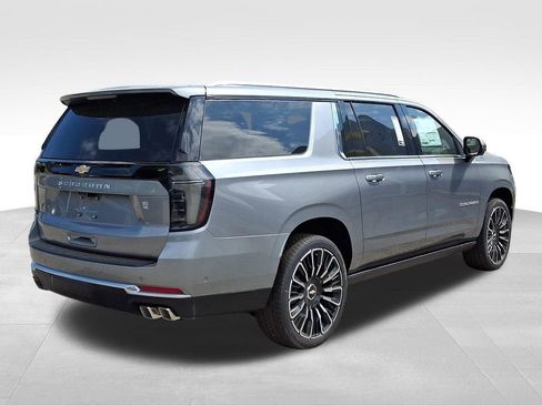 New 2026 Chevrolet Suburban High Country AWD/4WD image 4