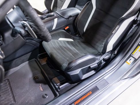 Used 2022 Ford Mustang Shelby GT500 w/ Carbon Fiber Track Pack RWD image 39