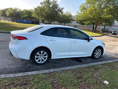 Used 2024 Toyota Corolla LE image 5