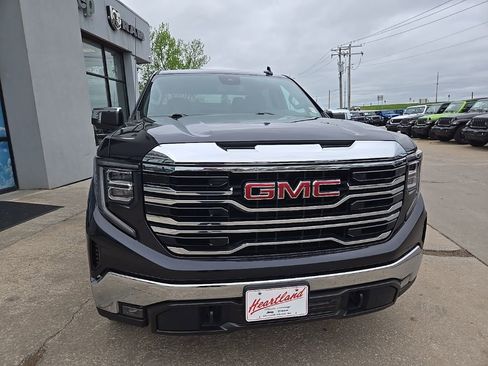 Used 2025 GMC Sierra 1500 SLT AWD/4WD image 17